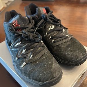 Kyrie 5 boys sneakers size 4
